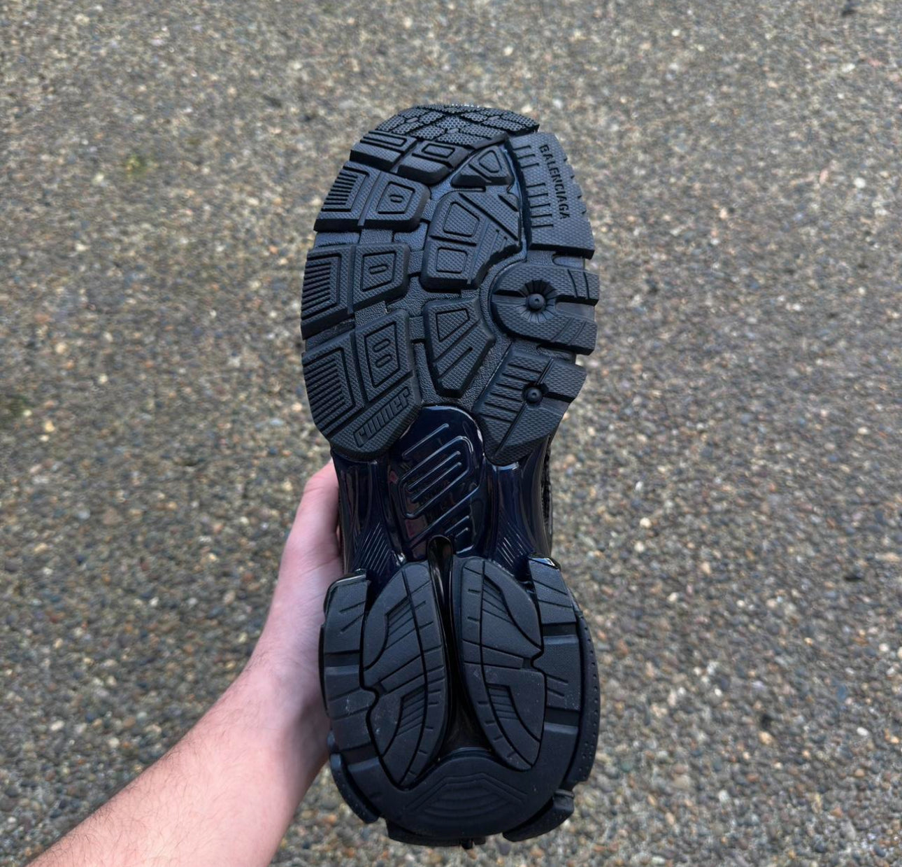 1:1 Top Quality Balenciaga Runners - Black