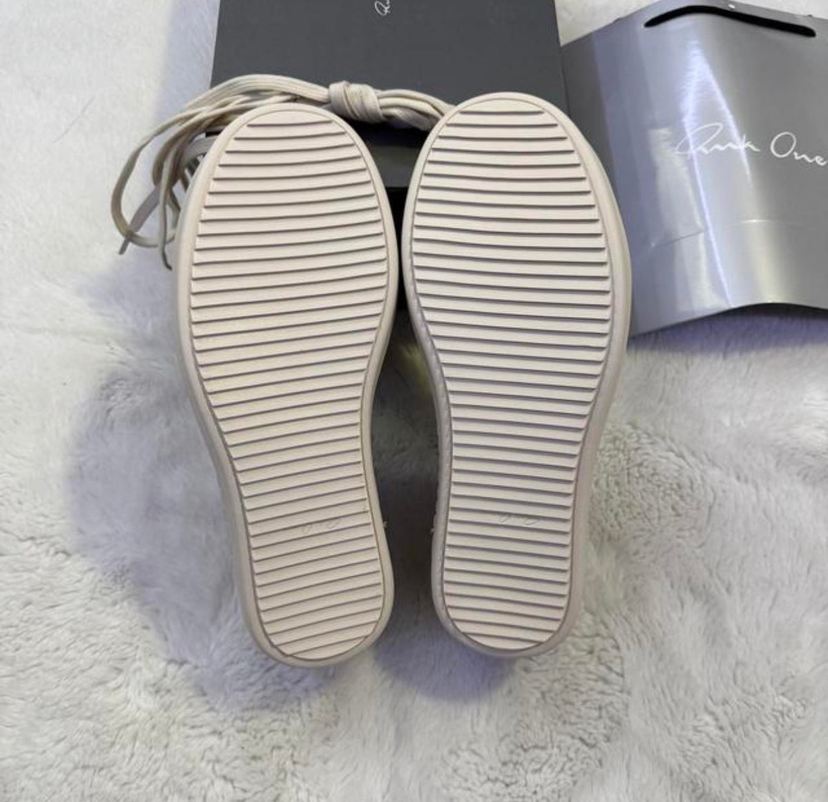1:1 R*ck Owens Sneaker