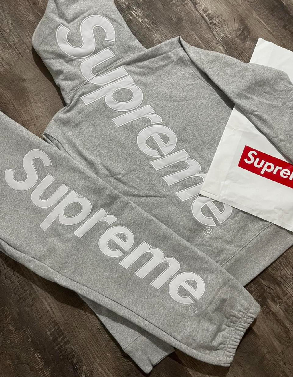 1:1 Top Quality Supreme Full Set - Grey & White