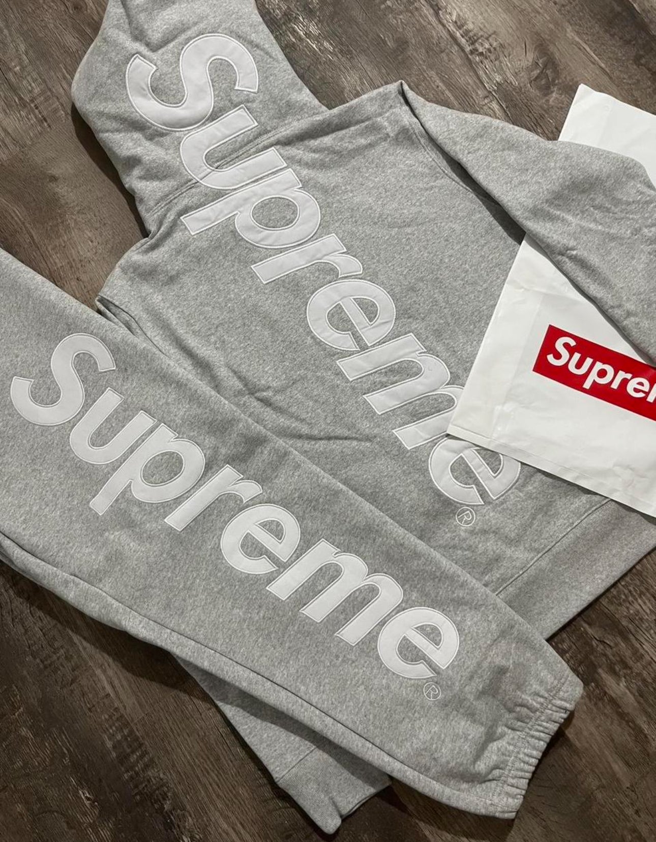 1:1 Top Quality Supreme Full Set - Grey & White