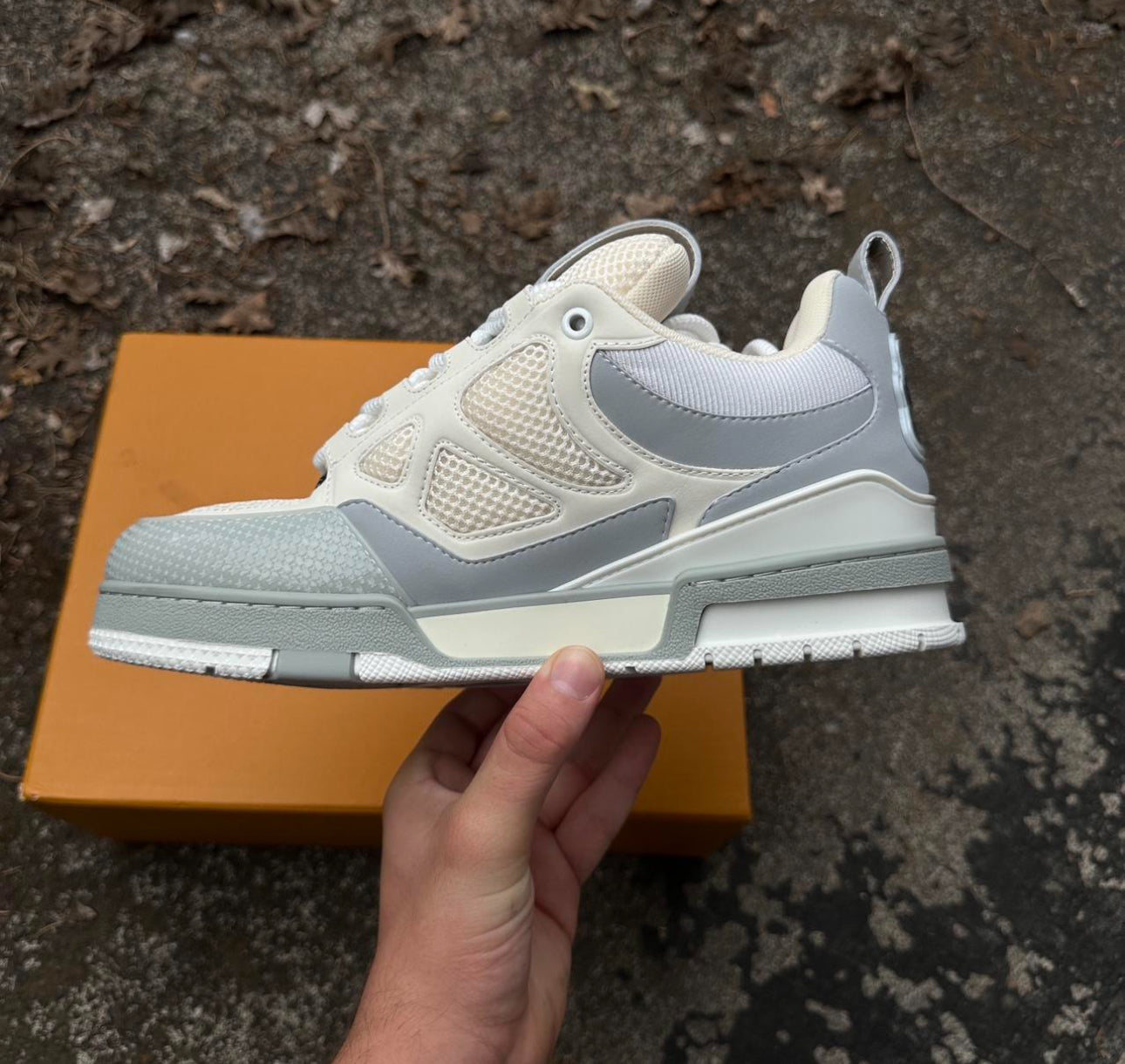 1:1 Top Quality LV Skate Sneakers Grey and White