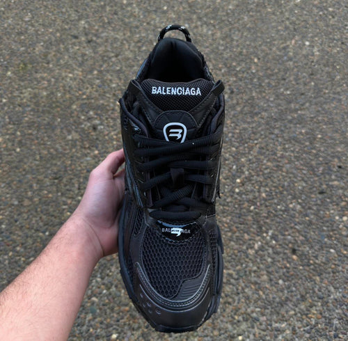 1:1 Top Quality Balenciaga Runners - Black